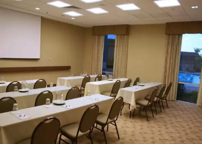 Hotel Homewood By Hilton Airport South
