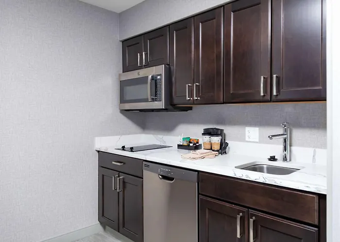 Hotel Homewood By Hilton Airport South